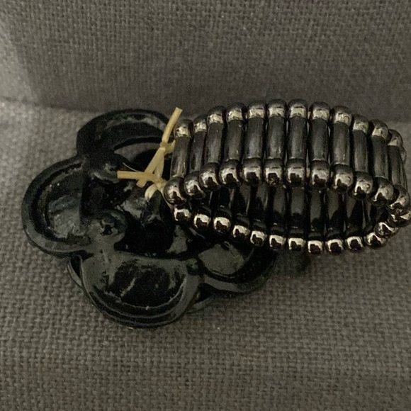 Vintage Black Floral rhinestone & Black Onyx Expandable ring - Size 9+ - Picture 7 of 9